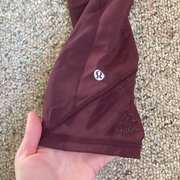 Lululemon Maroon Crop with Mesh pockets - Picture 2 of 5